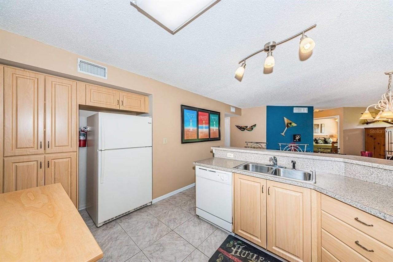 6000 Bahia Del Mar Cir #131 - Photo 5 of 15