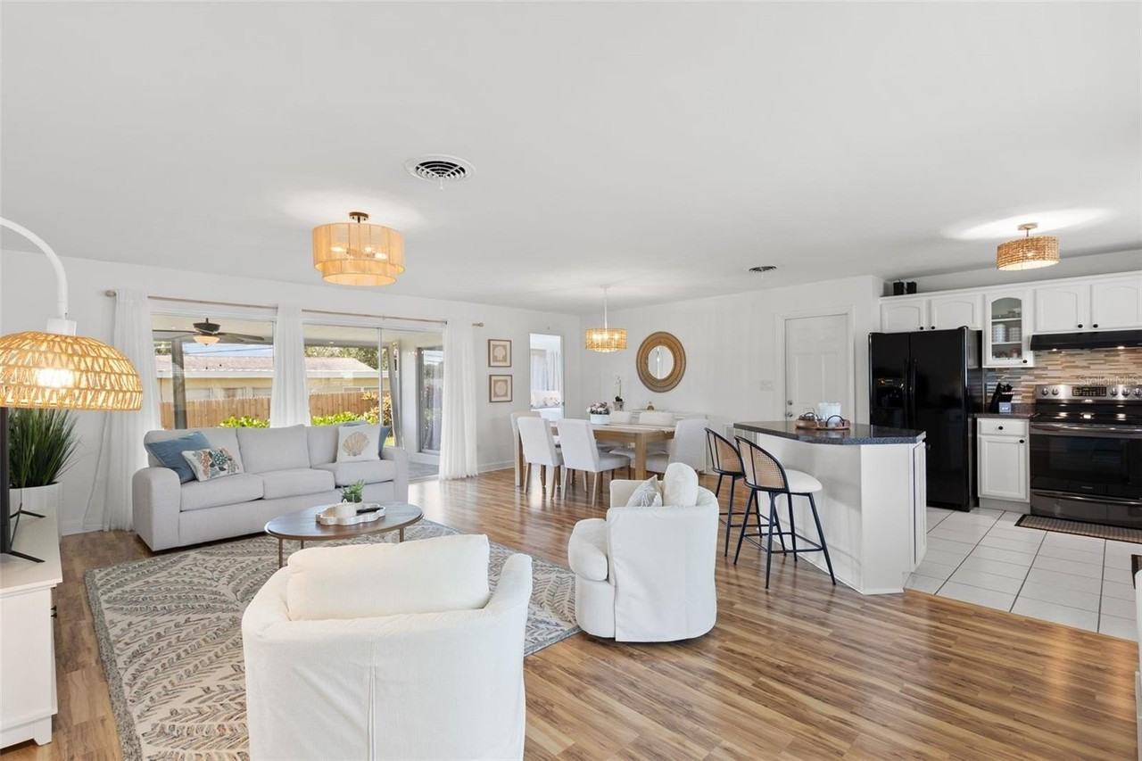 3488 Shady Bluffs Dr - Photo 5 of 29