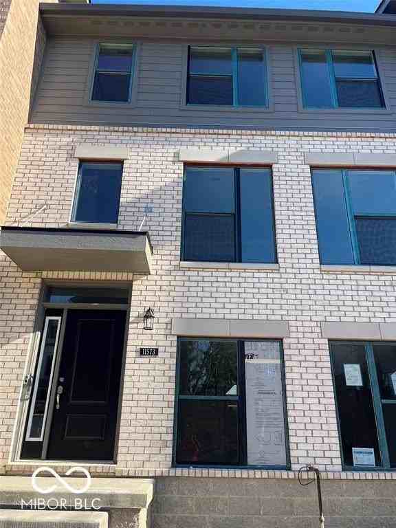 11573 Fulham Street - Photo 3 of 32