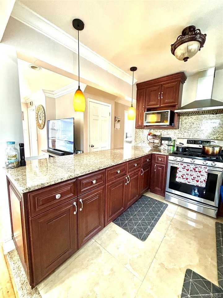 745 S Oyster Bay Rd - Photo 5 of 24