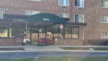 featured image of 5011 Valley Ln #305