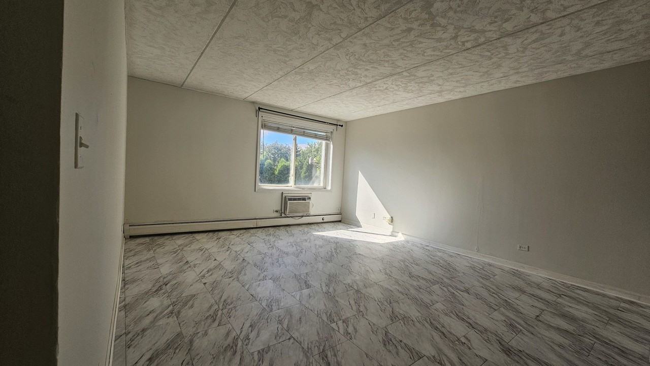 5011 South Valley Lane #305 - Photo 3 of 14