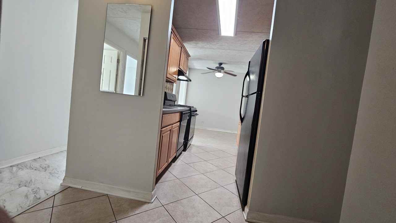 5011 South Valley Lane #305 - Photo 6 of 14