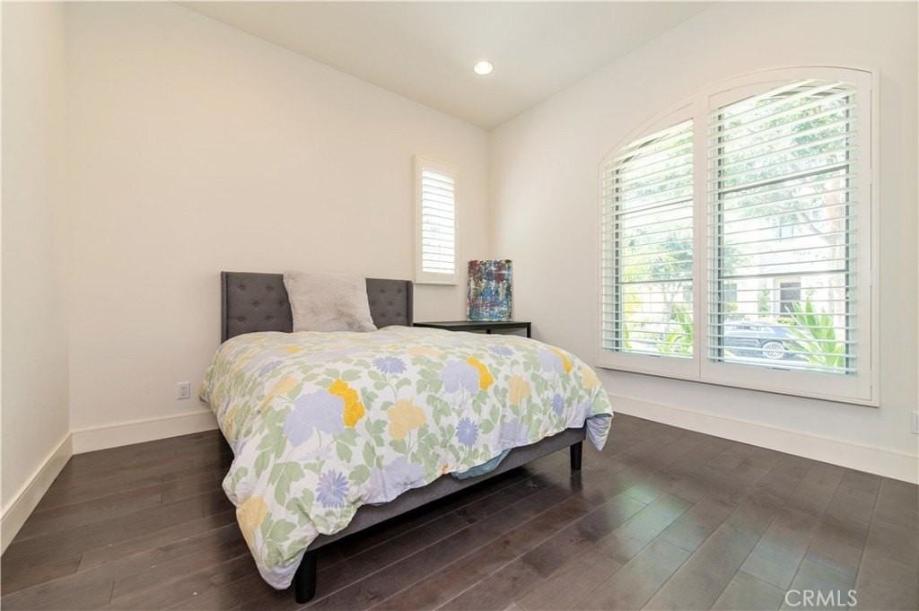 120 Iron Gate - Photo 5 of 50