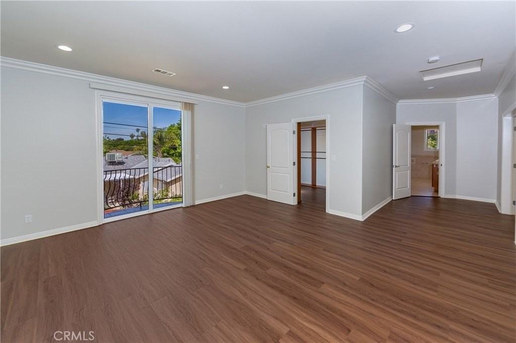 5217 Etiwanda Ave - Photo 7 of 11