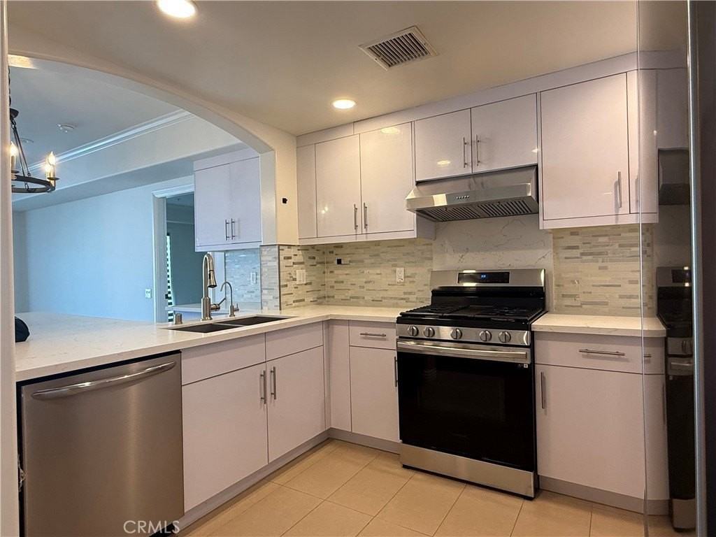 1598 Long Beach Blvd #212 - Photo 4 of 16