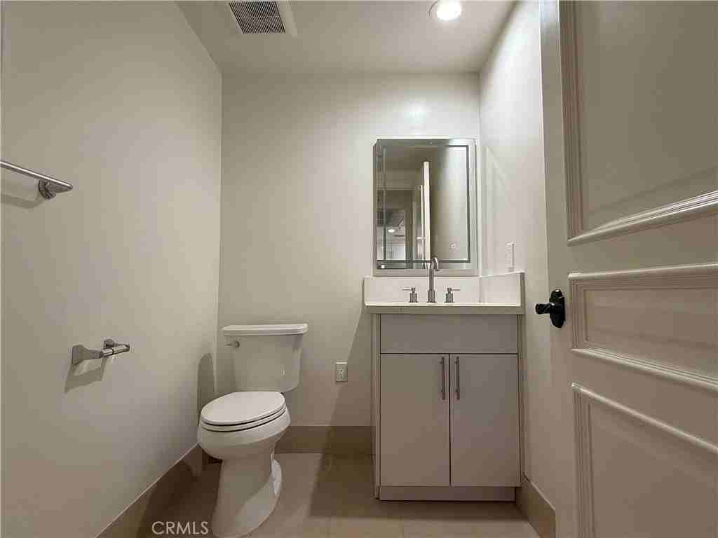 1598 Long Beach Blvd #212 - Photo 7 of 16