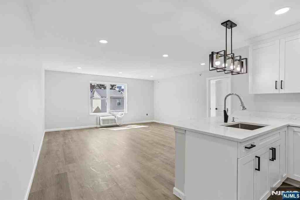 200 Summer St - Photo 5 of 16