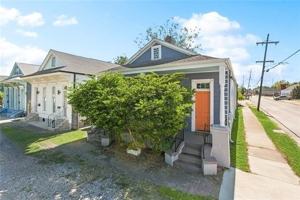 featured image of 1002 N Rocheblave St