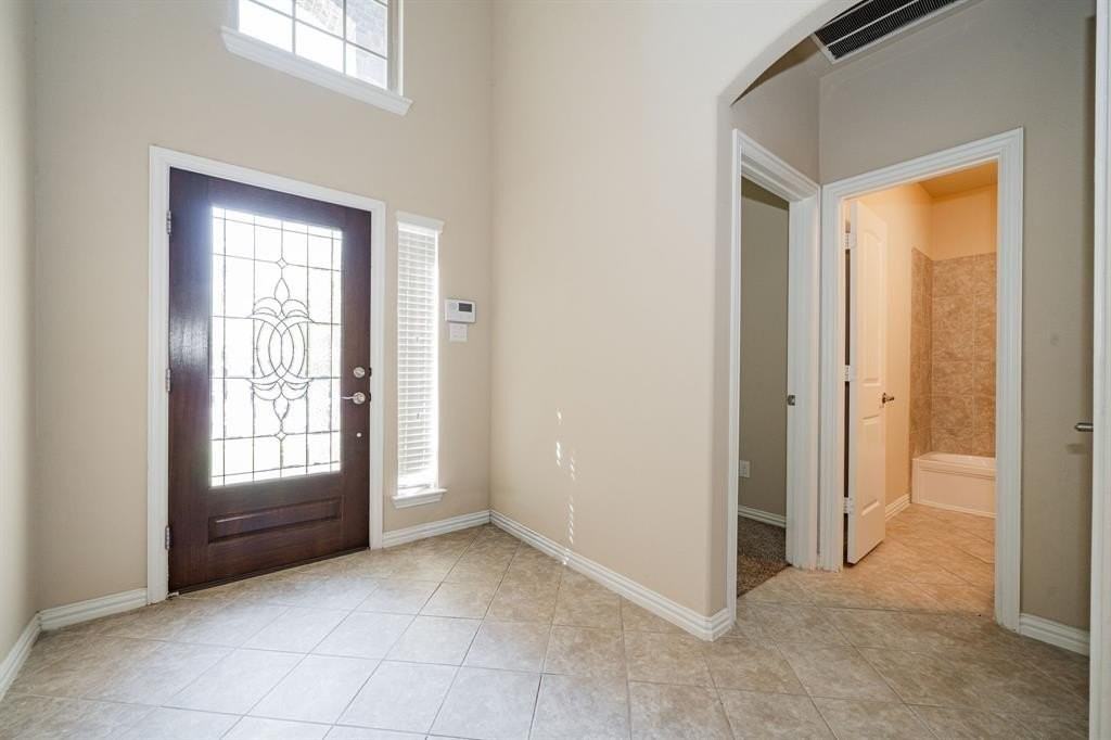 151 Cameron Dr - Photo 4 of 40