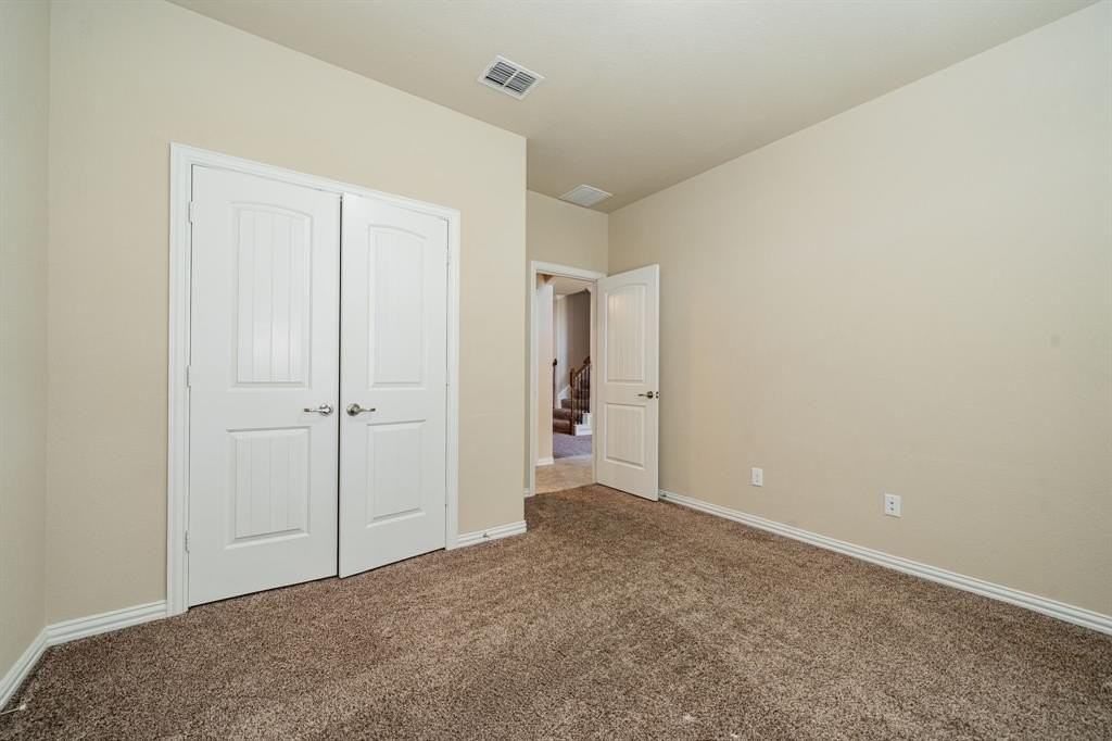 151 Cameron Dr - Photo 6 of 40