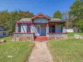 featured image of 609 East Monterey Street