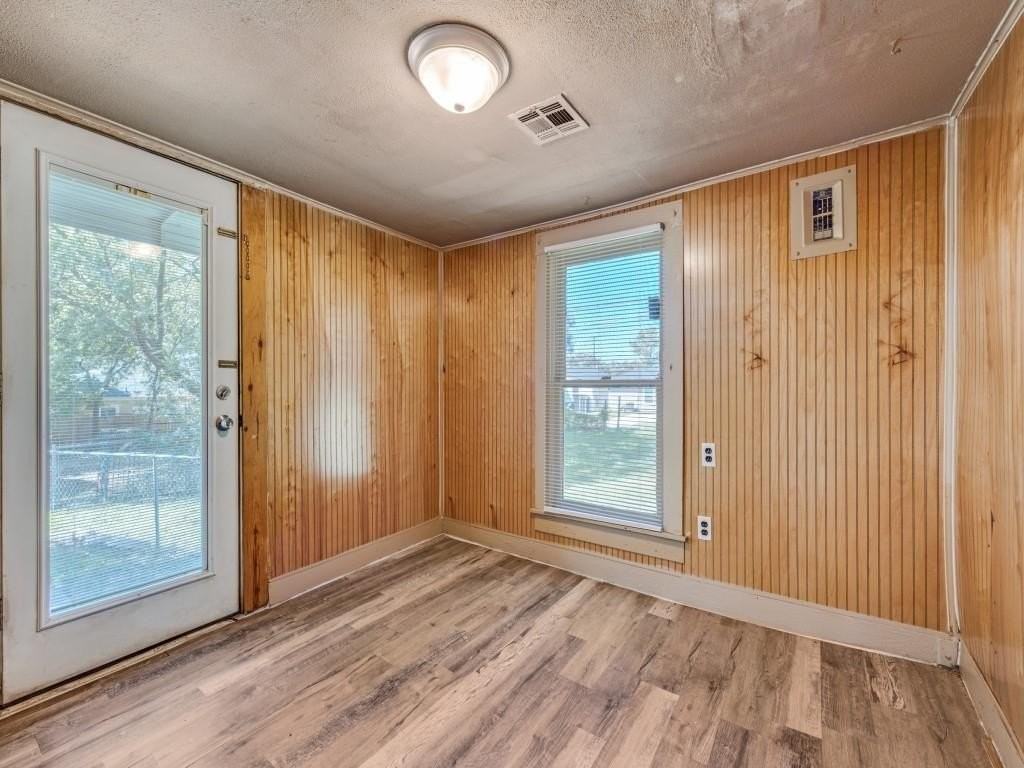 609 E Monterey St - Photo 2 of 12