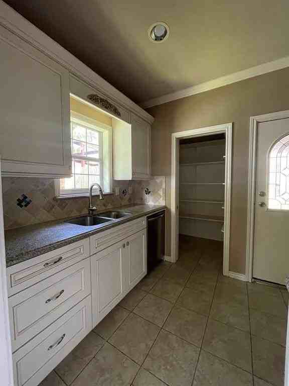 814 Cameron Ave - Photo 7 of 21