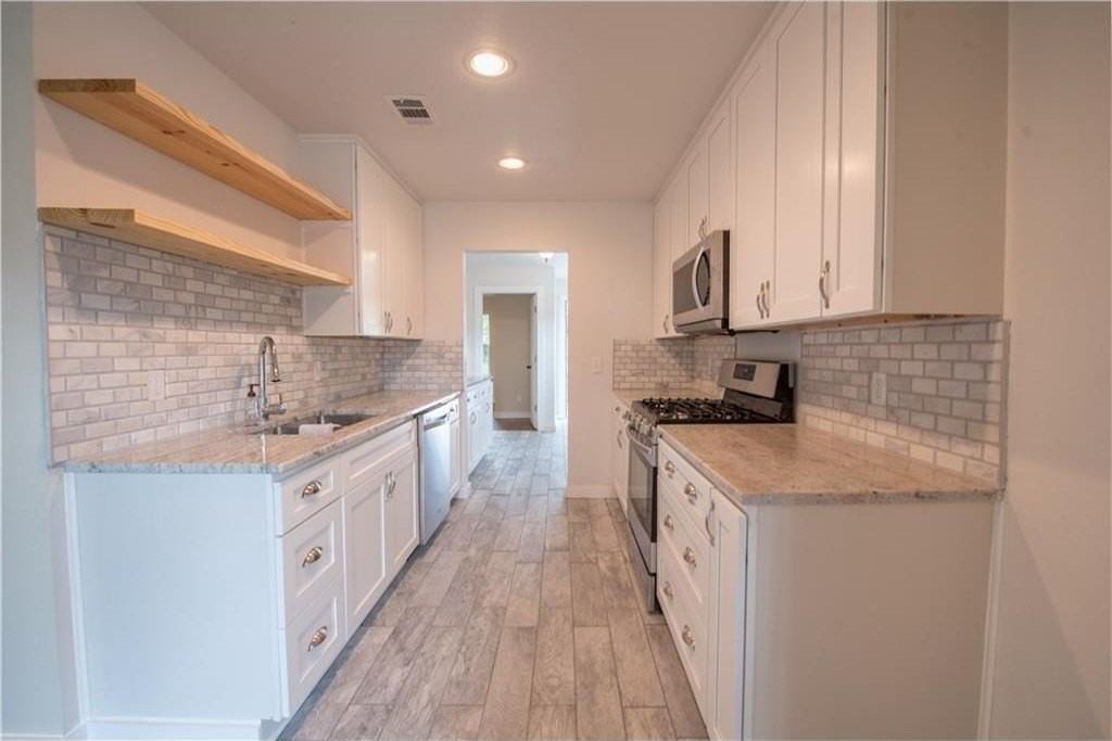 3553 Mission St - Photo 7 of 18