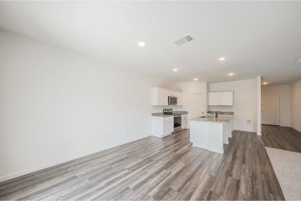 8 Winship Dr - Photo 4 of 24