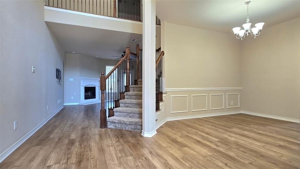 13836 Hot Springs Ln - Photo 4 of 29