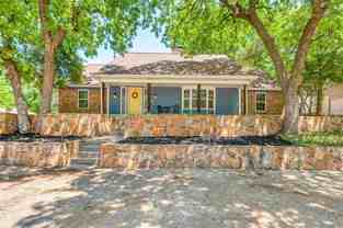 2711 Lincoln Dr - Photo 1 of 1