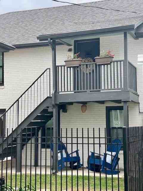 302 E Shoemaker St - Photo 3 of 21