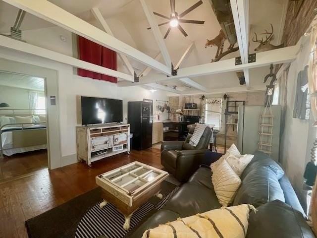 302 E Shoemaker St - Photo 5 of 21