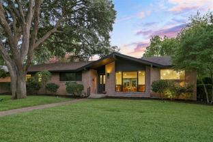 921 Teakwood Dr - Photo 1 of 1