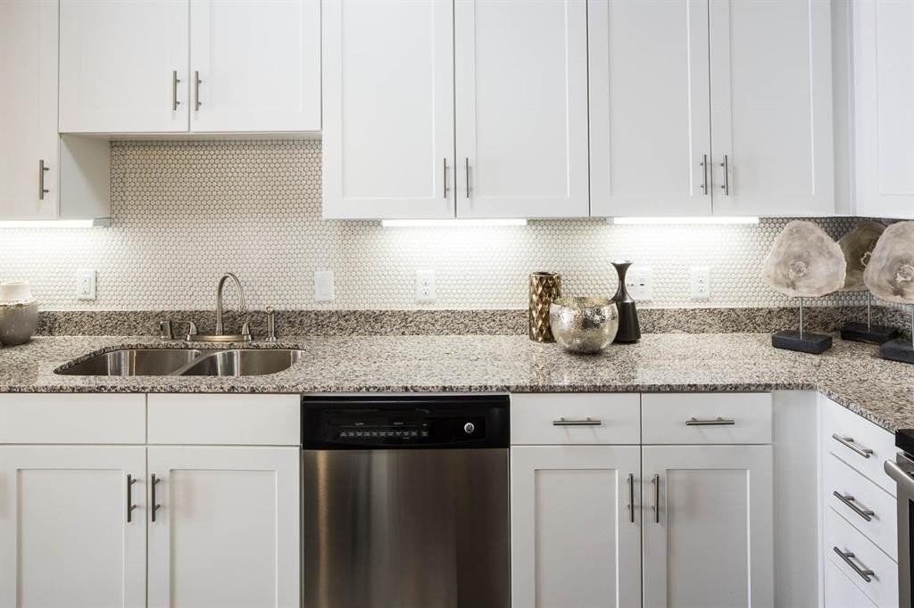 908 N Bishop Ave #2-103 - Photo 3 of 10