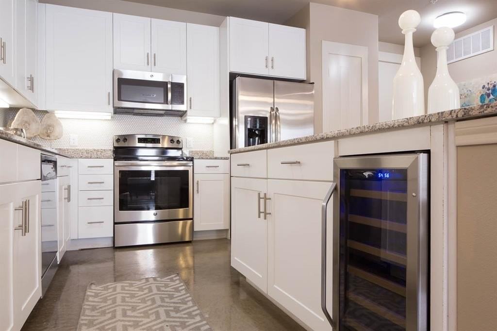 908 N Bishop Ave #2-103 - Photo 5 of 10