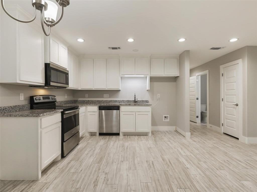 722 West Walker Street - Photo 3 of 13