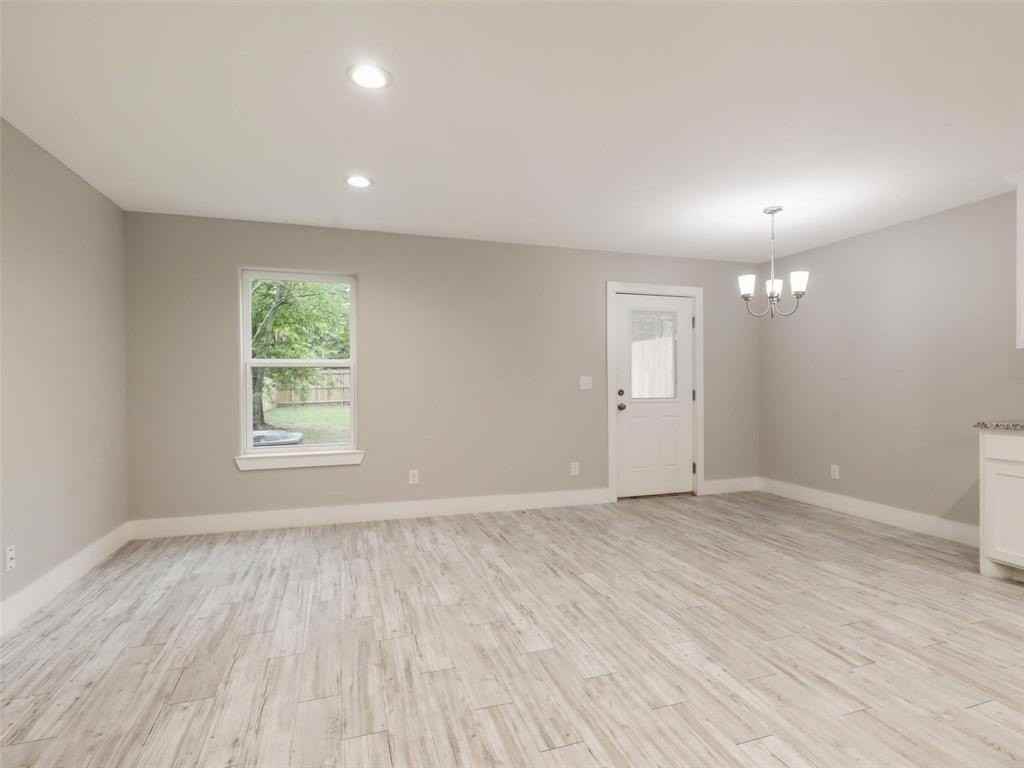 722 West Walker Street - Photo 5 of 13