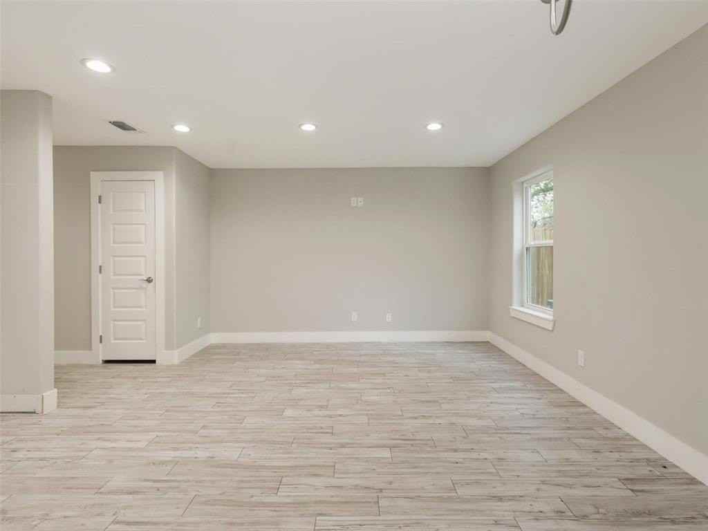 722 West Walker Street - Photo 6 of 13