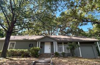 1319 Panhandle St - Photo 1 of 1