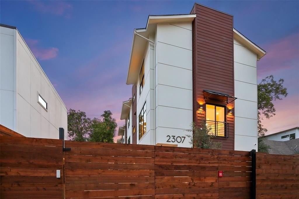 2307 Kirby St #B - Photo 2 of 28