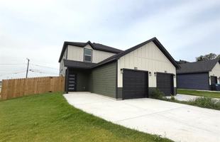 featured image of 8001 W Elizabeth Ln