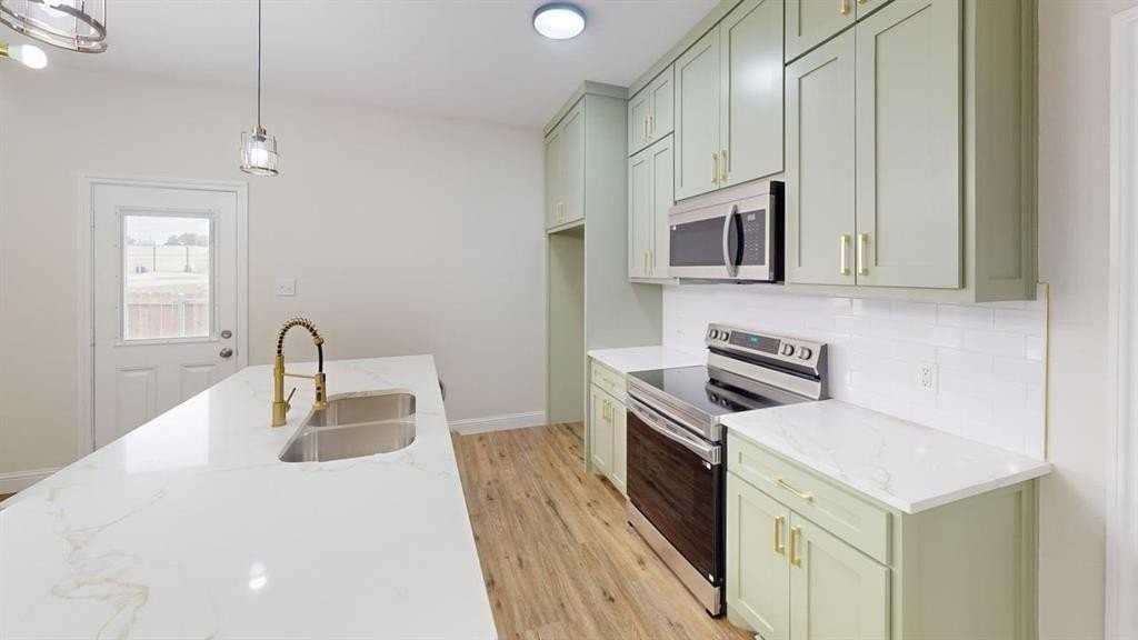 8001 W Elizabeth Ln - Photo 3 of 13