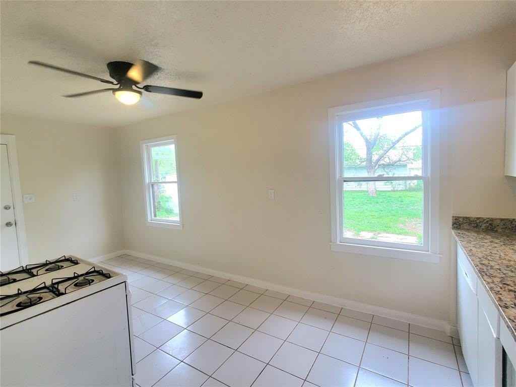 1232 Cameron St - Photo 3 of 5