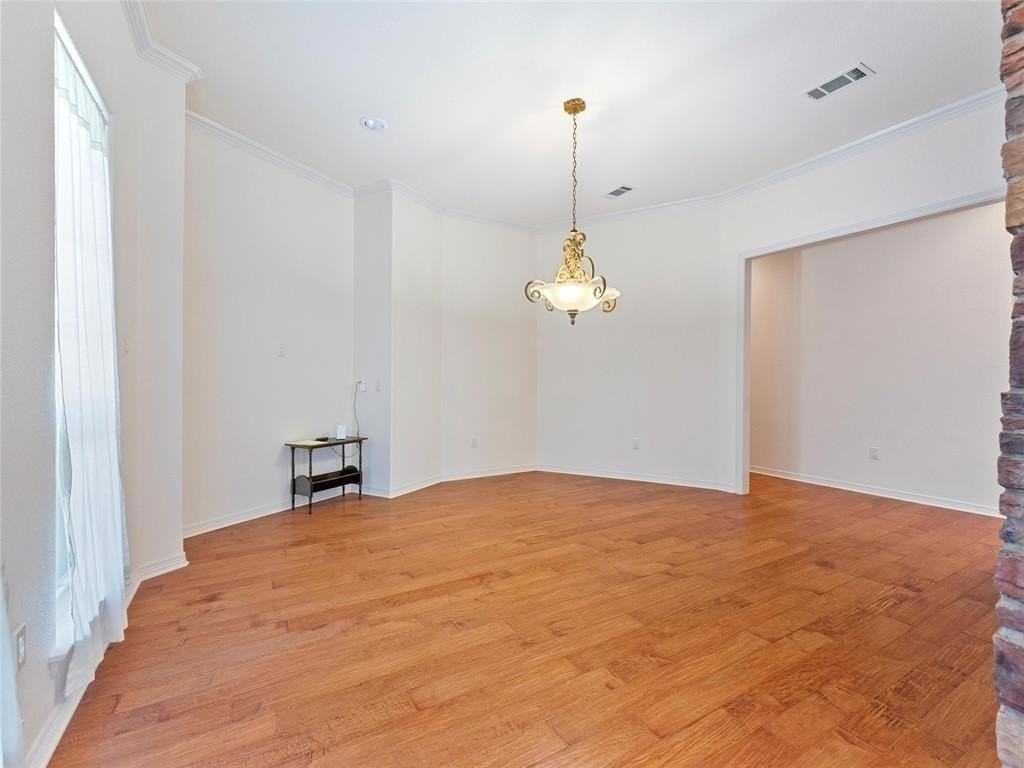 507 W 2nd St - Photo 3 of 18