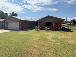 featured image of 909 N Howard Ave