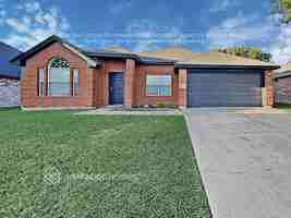 featured image of 210 Creek Point Ln