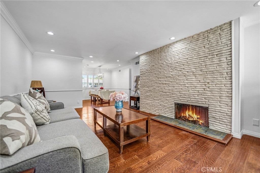 100 W Arthur Ave - Photo 4 of 32