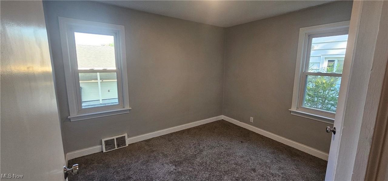 5025 Henry St - Photo 6 of 21