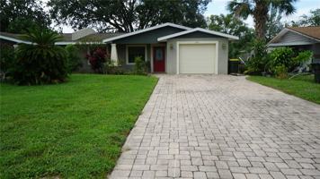 featured image of 975 W Minnehaha Ave