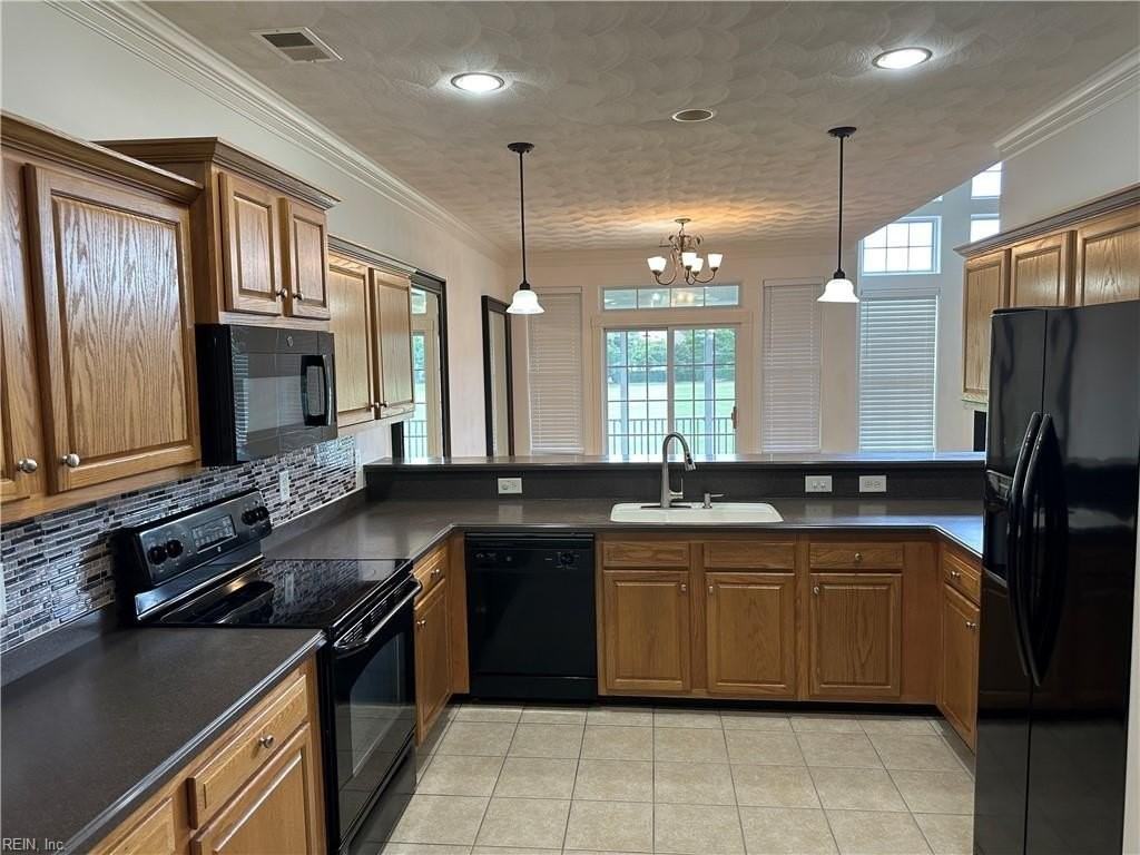 1045 Bay Breeze Dr - Photo 6 of 20