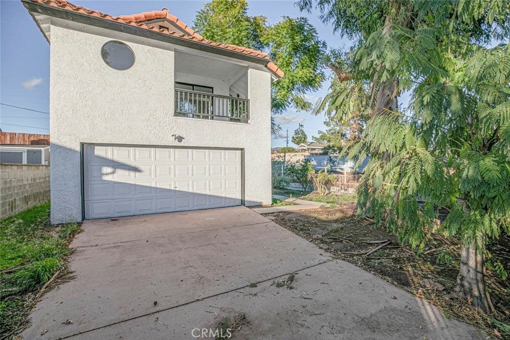 11444 Odessa Ave - Photo 3 of 44