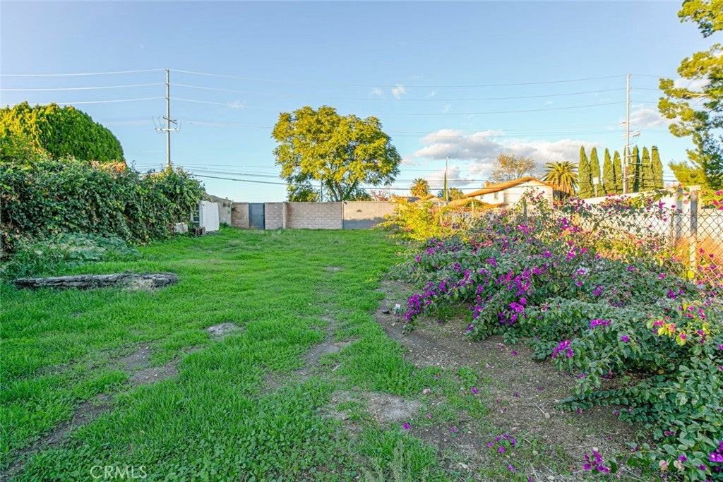 11444 Odessa Ave - Photo 5 of 44