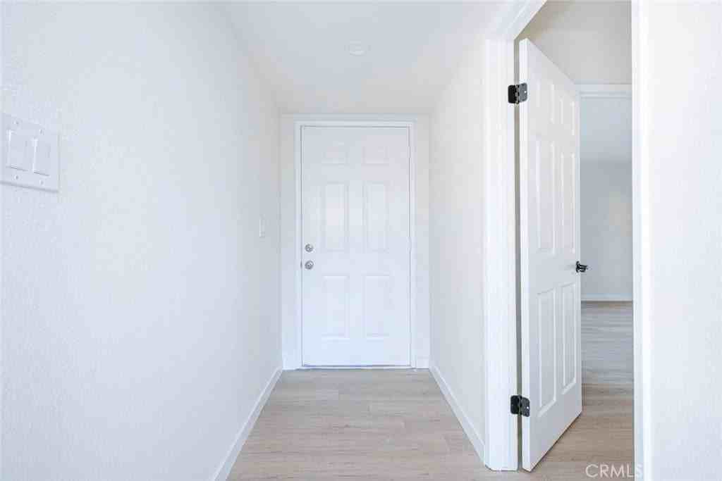 11444 Odessa Ave - Photo 7 of 44