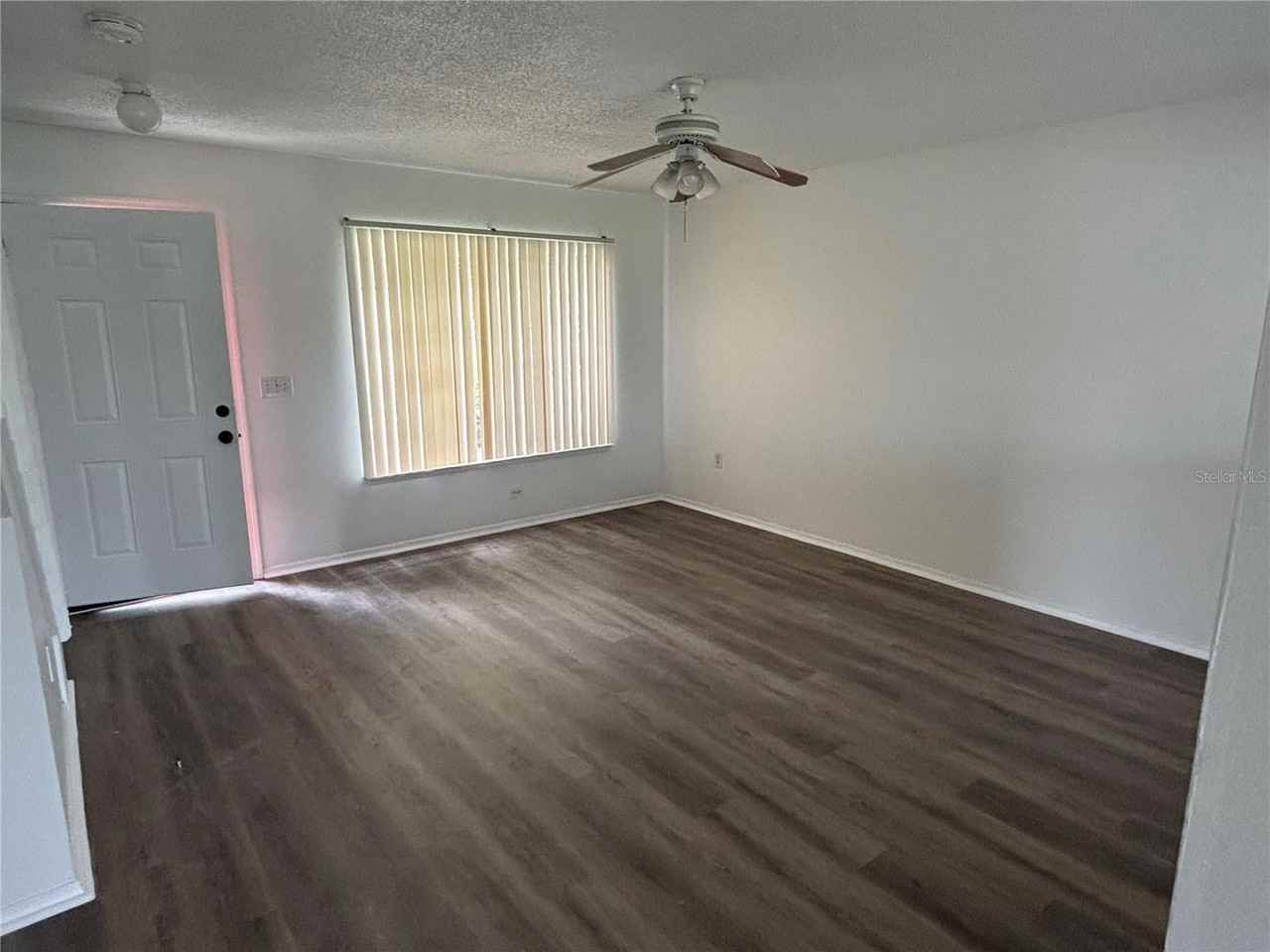 1203 Carey Glen Circle - Photo 4 of 31