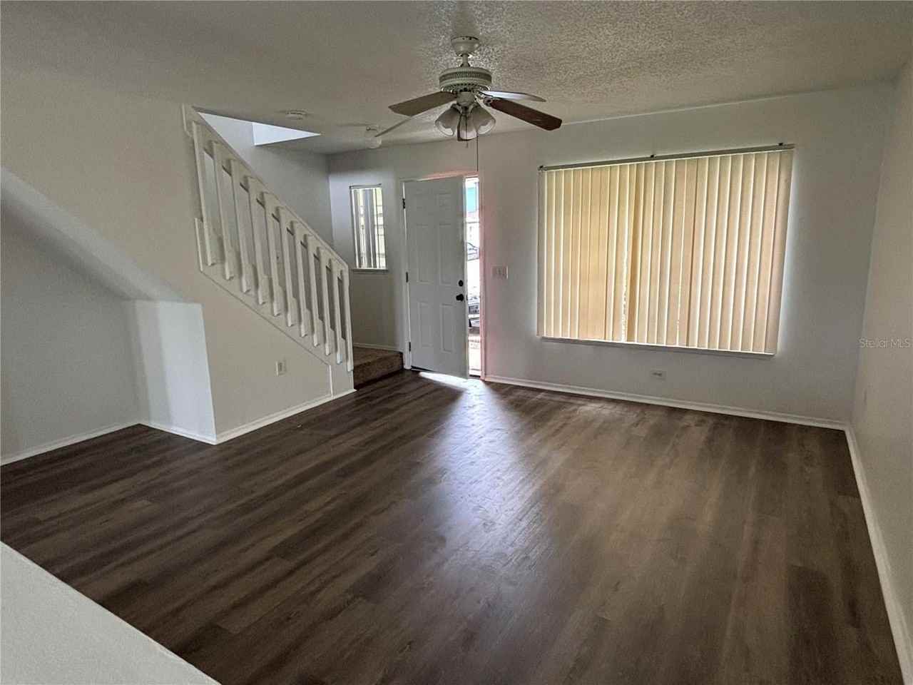 1203 Carey Glen Circle - Photo 5 of 31