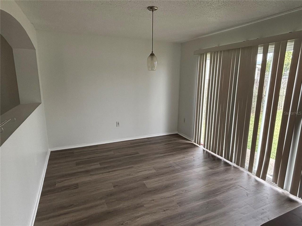 1203 Carey Glen Circle - Photo 7 of 31