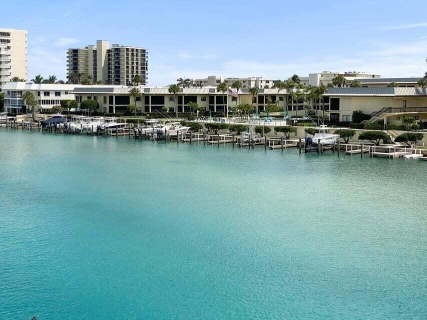 275 Beach Rd #B202 - Photo 5 of 37