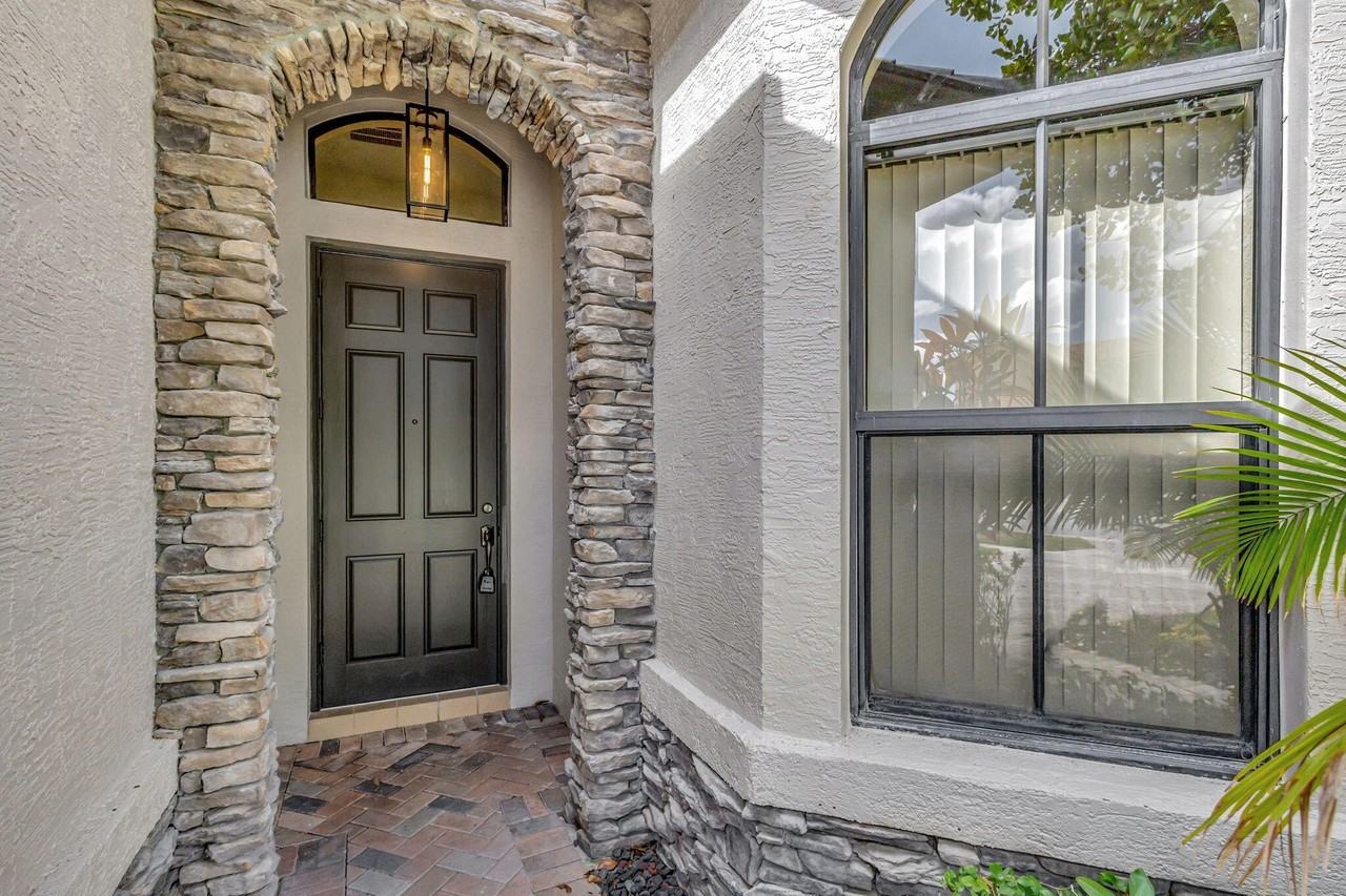 3553 Collonade Drive - Photo 4 of 50